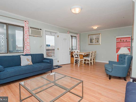2nd image of 511 Robin Dr Unit 304