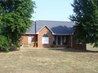75 W Ridgeway Rd, Maysville, GA 30558