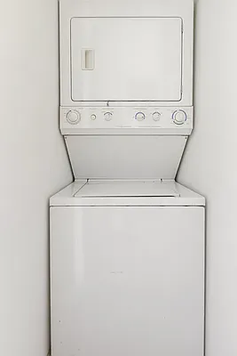 Rented by R New York | media 24