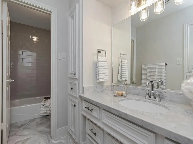 810 Herdsman Dr — Photo 28