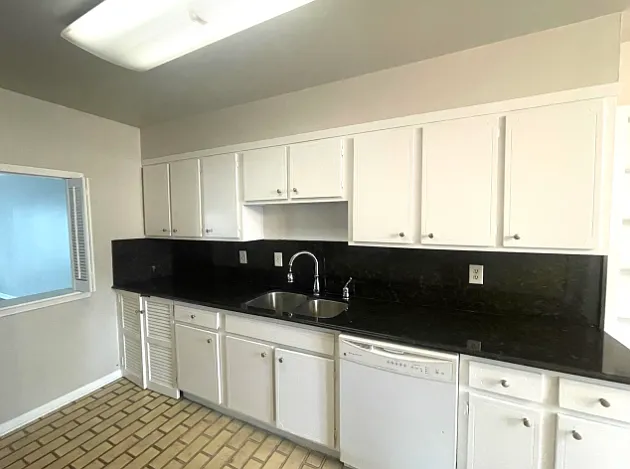 6373 Ivanhoe Lane - 1 — Photo 1