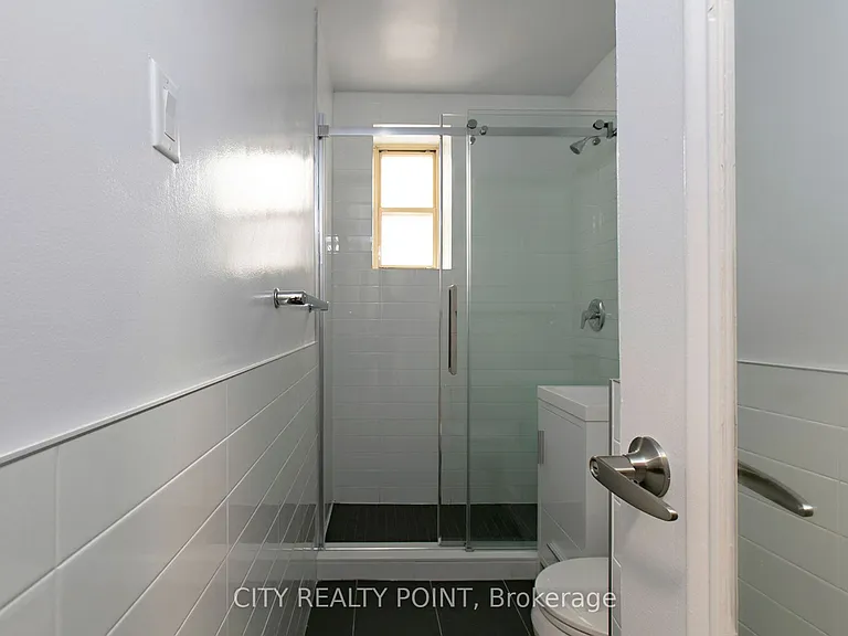 396 Avenue Rd #218 — Photo 8