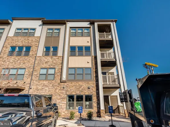 46320 Mount Milstead Ter #105, Sterling, VA 20164