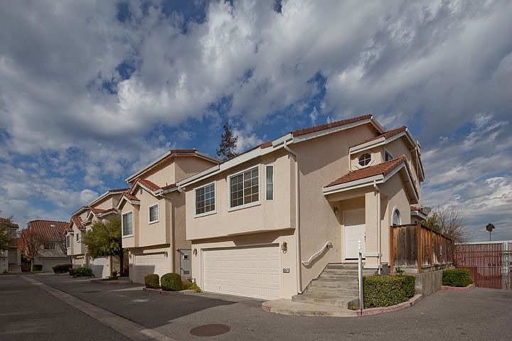 1st image of 3557 Sunnydays Ln