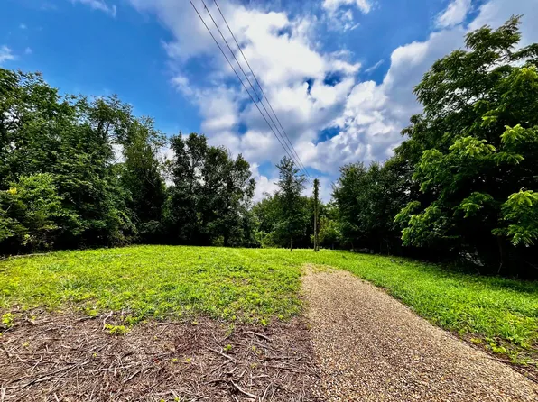 2496 Martinsburg Rd, Gambier, OH 43022