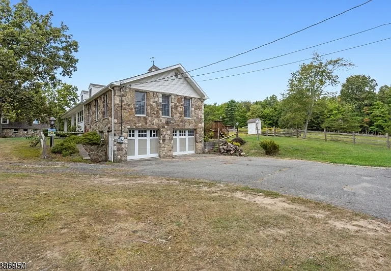 87 Glen Rd — Photo 26