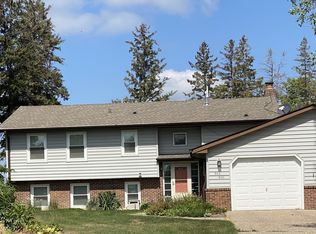 600 1st St W, Waconia, MN 55387