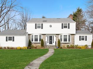 1 Myrtledale Rd, Scarsdale, NY 10583