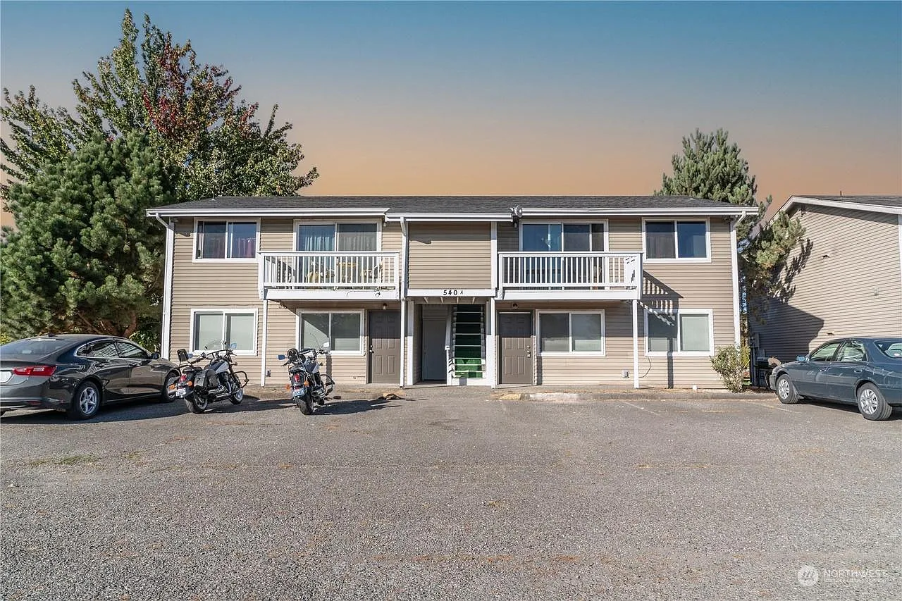 2 bed, $1,600 — Photo 1