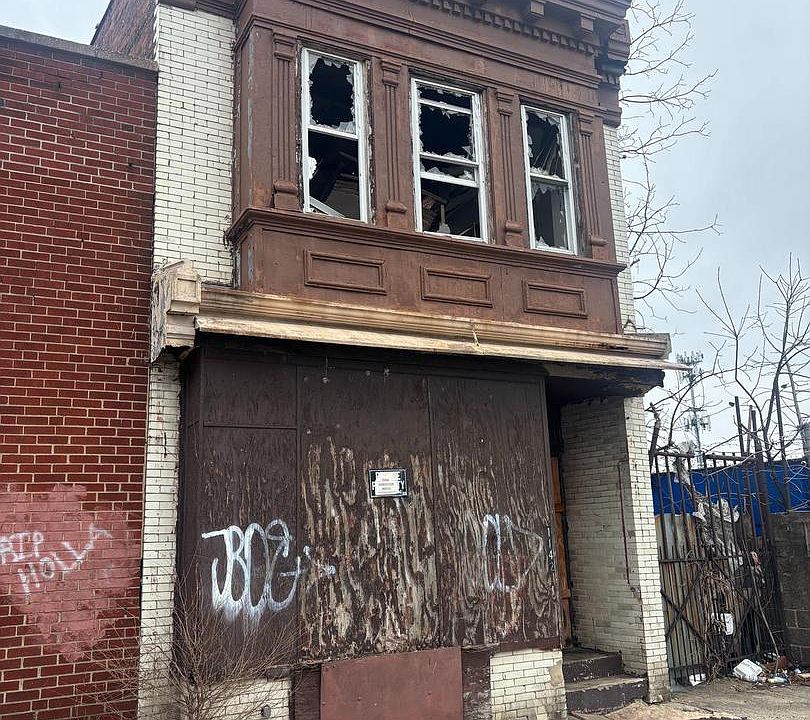 1st image of 1142 S 6th St