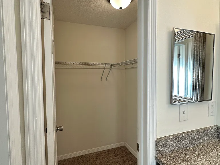 2724 Lexington Dr — Photo 13