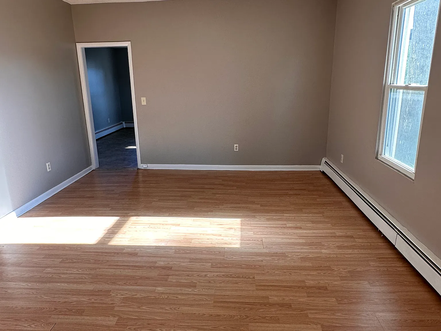 2 bed, 1.5 bath, 1300 sqft, $1,695 — Photo 4