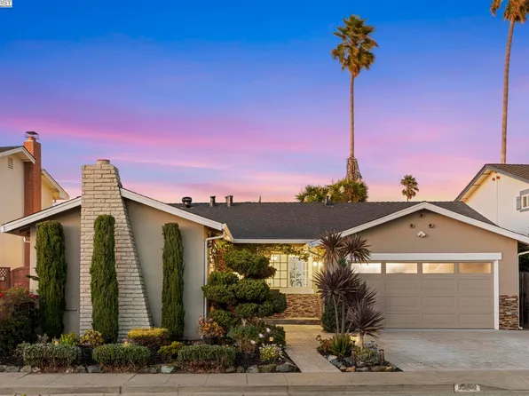 727 Widgeon St, Foster City, CA 94404