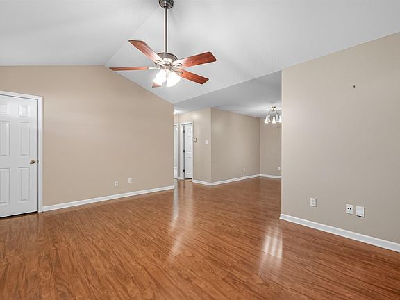 5th image of 300 Calloway Ave