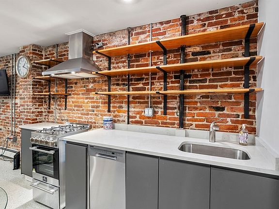 3rd image of 26 Unity St APT 1