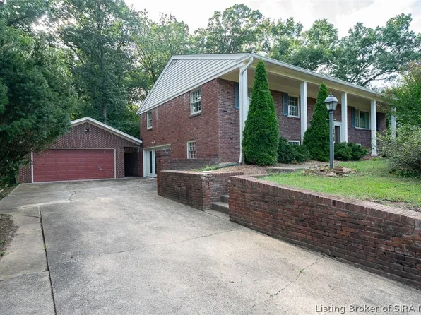 1002 Woodmount Drive, New Albany, IN 47150