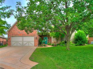 4633 Olde Village Cir, Edmond, OK 73013