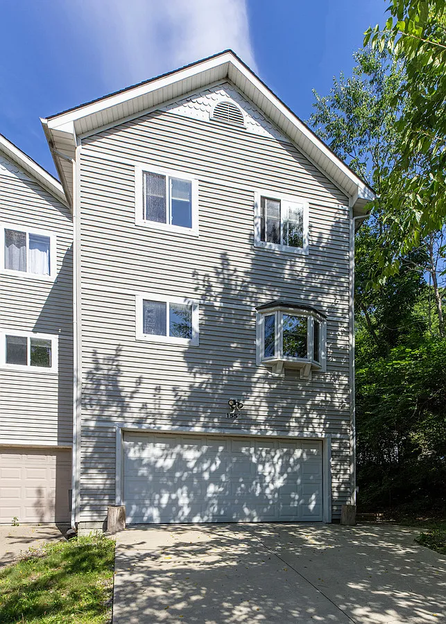 1 bed, 150 sqft, $1,150 — Photo 1