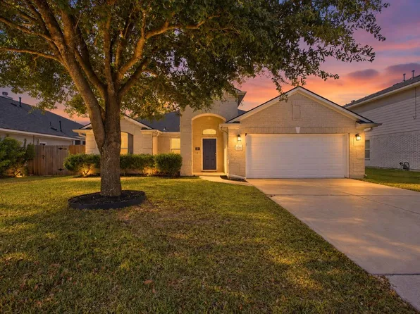 1207 Utopia Ln, Hutto, TX 78634