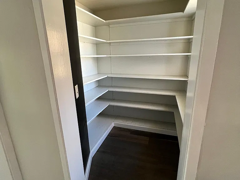 211 Stanford Ave — Photo 8