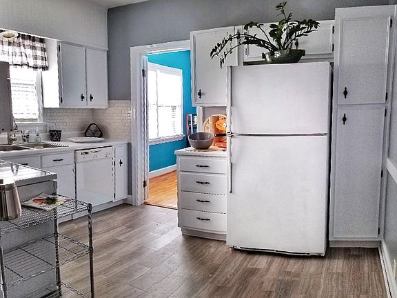 4th image of 3207 E Gum St