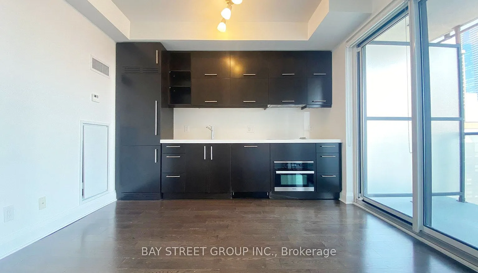 Studio, $2,050 — Photo 2
