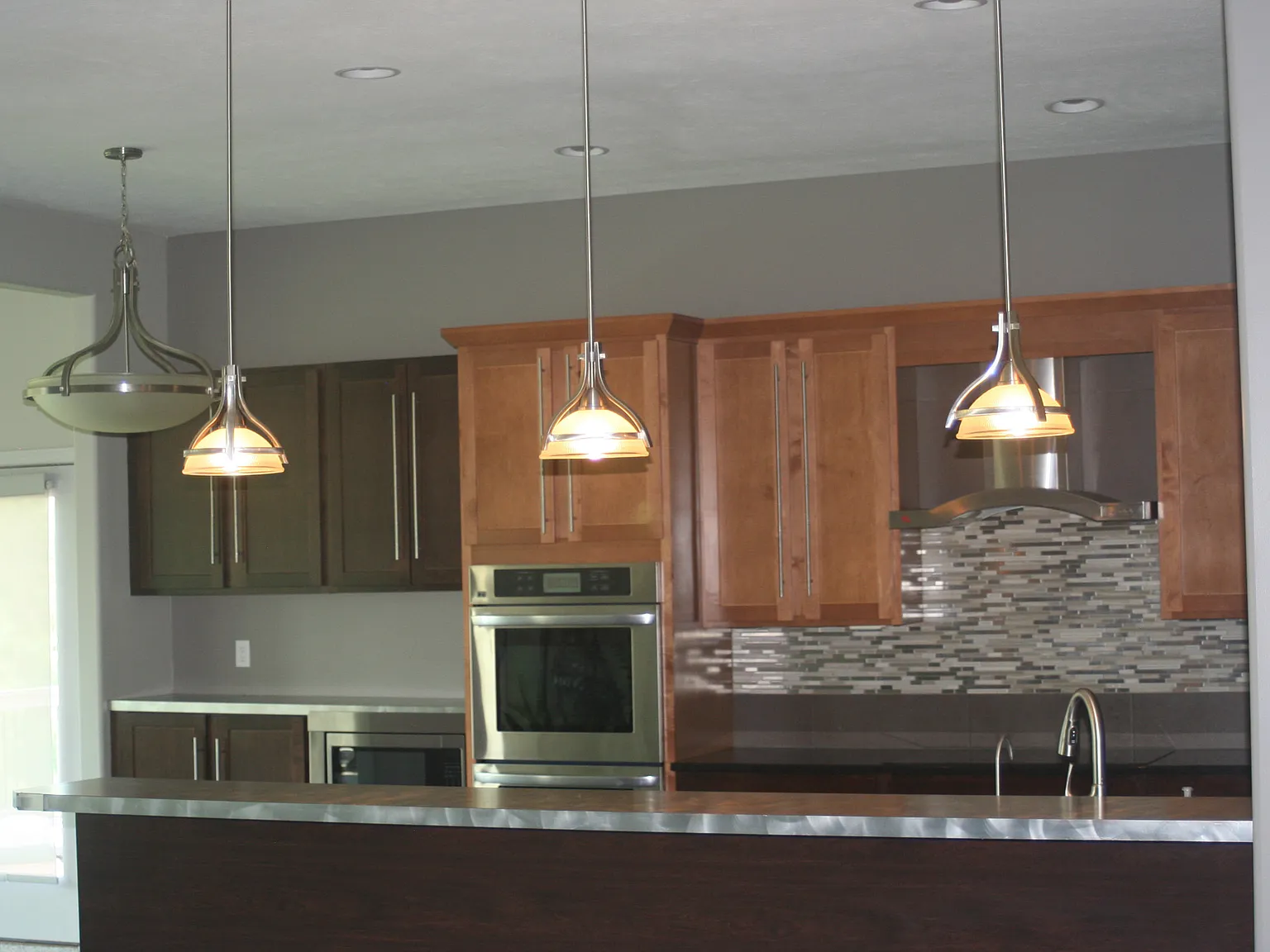4 bed, 3975 sqft, $4,200 — Photo 3