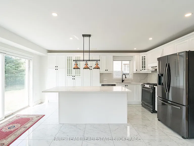 2 Vanessa Dr — Photo 5
