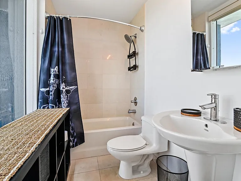 60 SW 13th St #15 — Photo 6