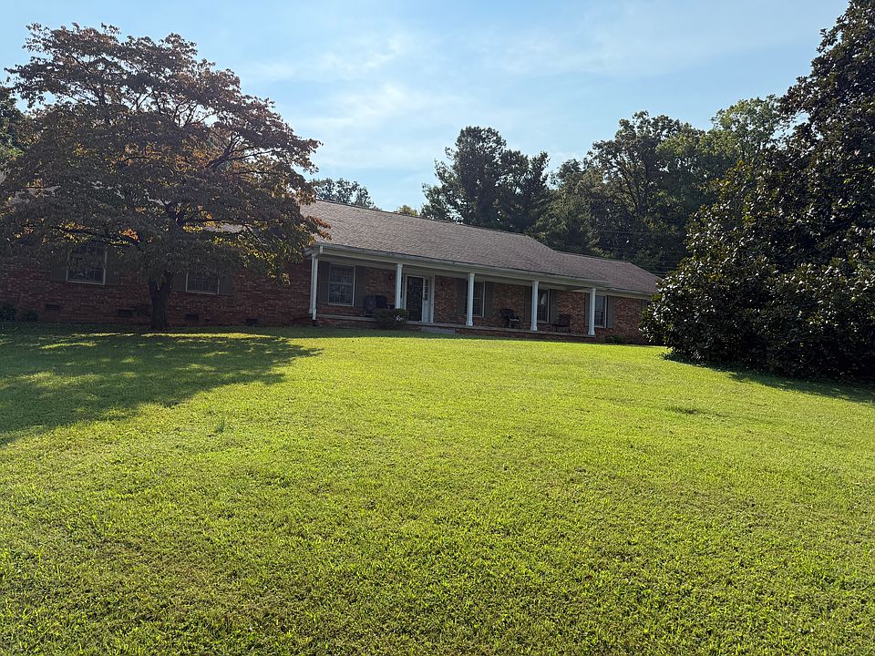 1st image of 200 Geneva Ln