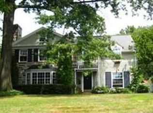 22025 Calverton Rd, Shaker Heights, OH 44122