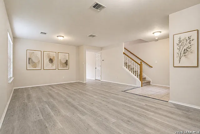 4 bed, 2.5 bath, 2576 sqft, $2,595 — Photo 2