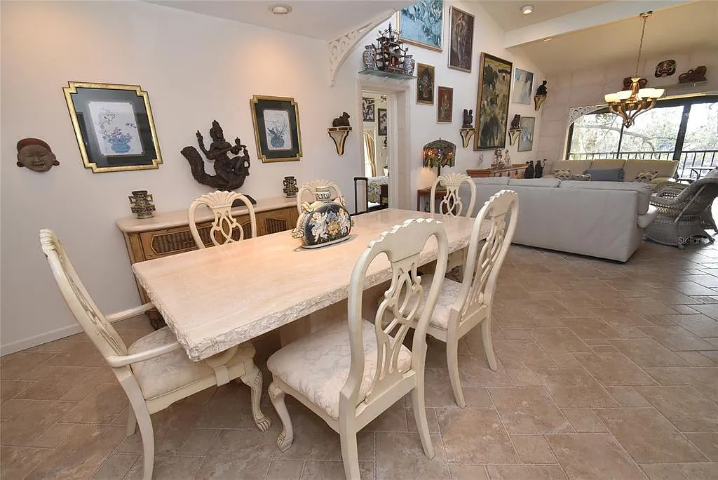 3 bed, 3.0 bath, 1635 sqft, $2,300 — Photo 4