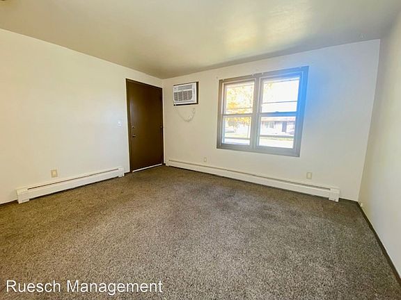 5th image of 1052 Winter Ln #14037391