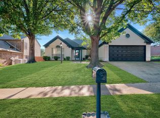 5400 Signal Peak Dr, Arlington, TX 76017