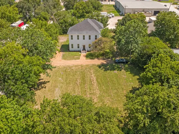 102 N Clegg St, Trinity, TX 75862