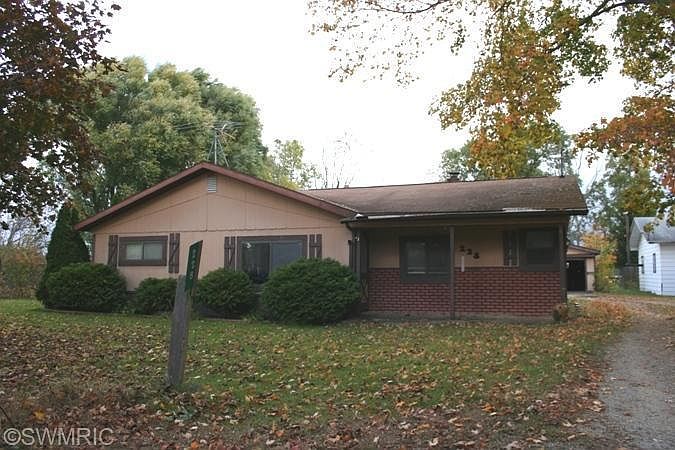 1st image of 228 W Clay St