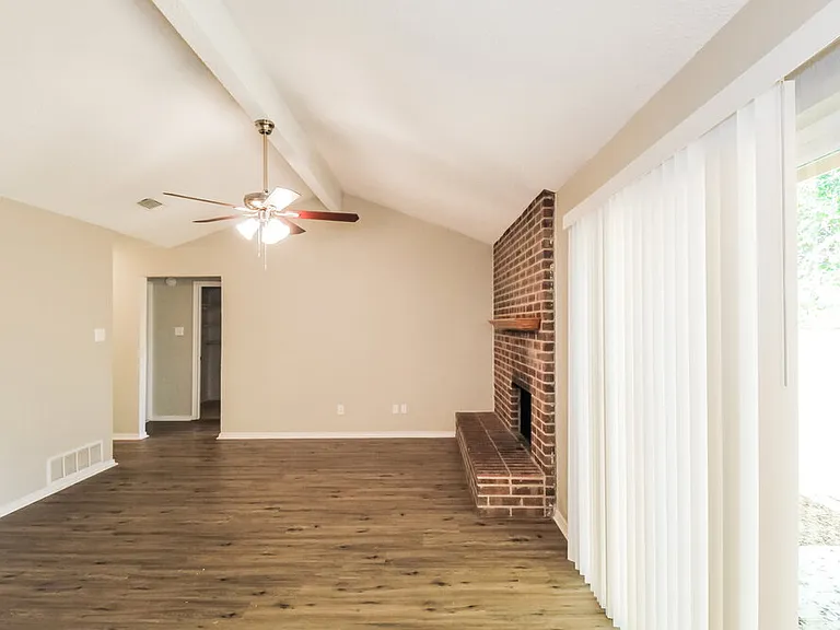 2800 Terry Ct — Photo 4