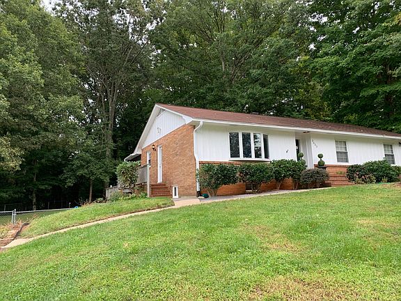 2nd image of 2623 Fairlawn Dr
