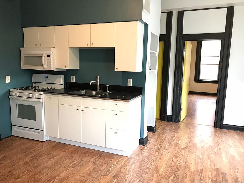 Kitchen Dining Area