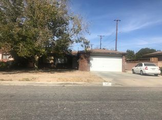 543 E Nugent St, Lancaster, CA 93535