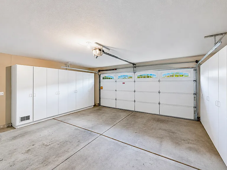 8724 Wintry Garden Ave — Photo 42