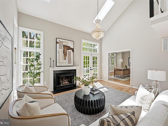 2nd image of 1291 Lamplighter Way