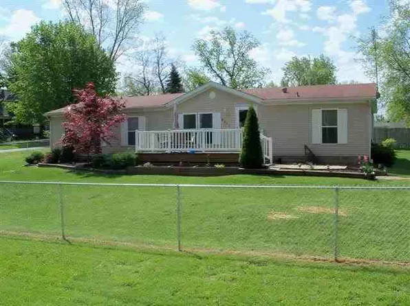 8215 E Lake View Dr, Syracuse, IN 46567