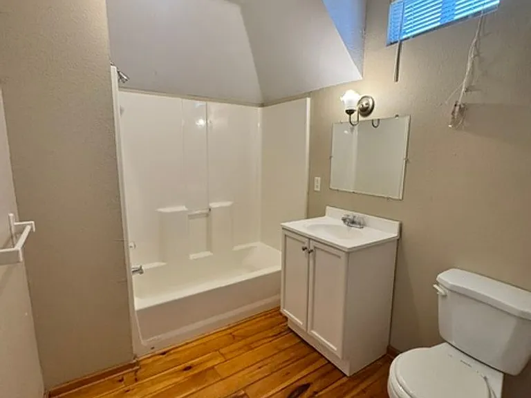 826 W Kansas Ave — Photo 4