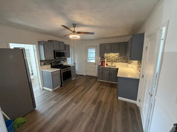 953 Park Ave, Woonsocket, RI 02895