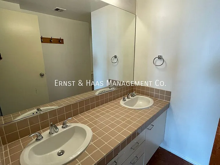 525 E Seaside Way #1806 — Photo 10