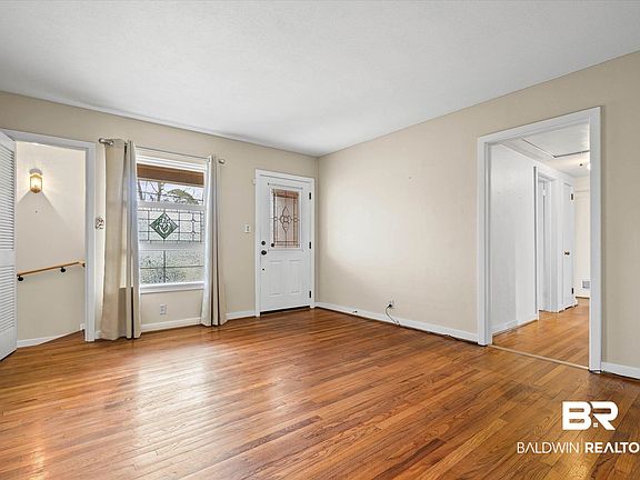 3rd image of 106 Esplanade Ave