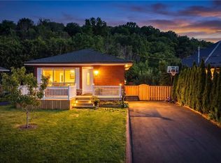 17 Alba St, Hamilton, ON L8G1N9