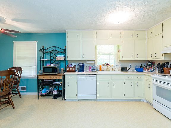 5th image of 2779 Majestic Cir